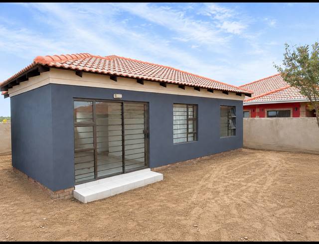 3 BEDROOM HOUSE FOR SALE IN VANDERBIJLPARK CE 4